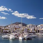 El Arbol - Rooftop Pool In Puerto Deportivo
